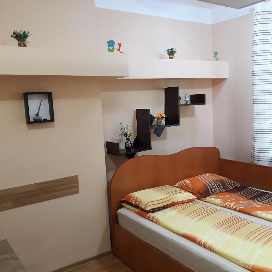 7 Vise Studio Apartamento Galaţi Exterior foto