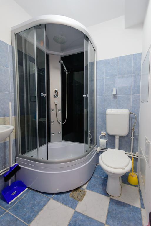 7 Vise Studio Apartamento Galaţi Exterior foto